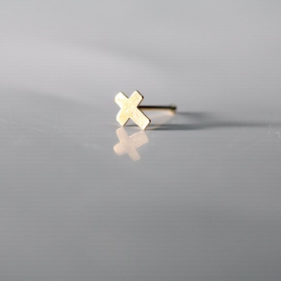 9kt gold mini gold cross stud nose piercing 22 gauge tiny 9k mark New - Picture 1 of 5